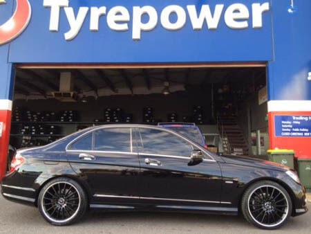 Mercedes C Class fitted with 19 inch Staggered C6319 