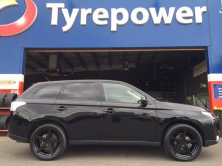 Mitubishi Outlander fitted with 20 inch Satin Black Pro Cast Pro One 