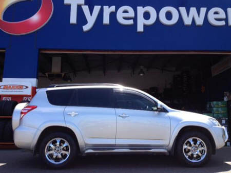 Toyota Rav 4 fitted with 17 inch ROH Apex 