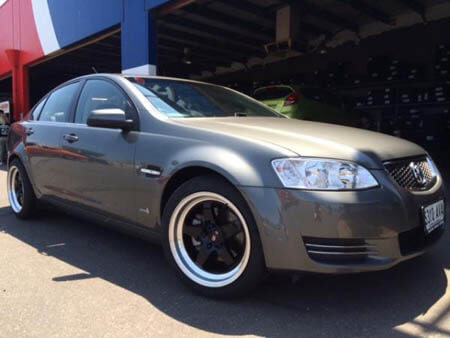 VE Commodore fitted 18 inch Gloss Black Crossfire D Spec 