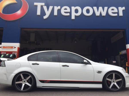 VE Commodore fitted with 20 inch PDW C Spec 