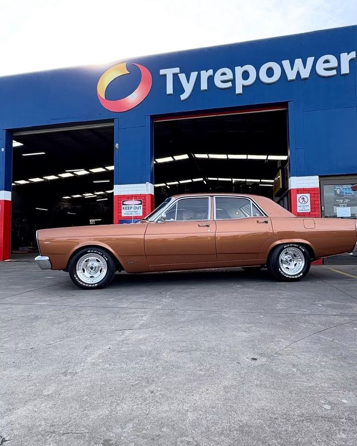 Ford Fairlane 