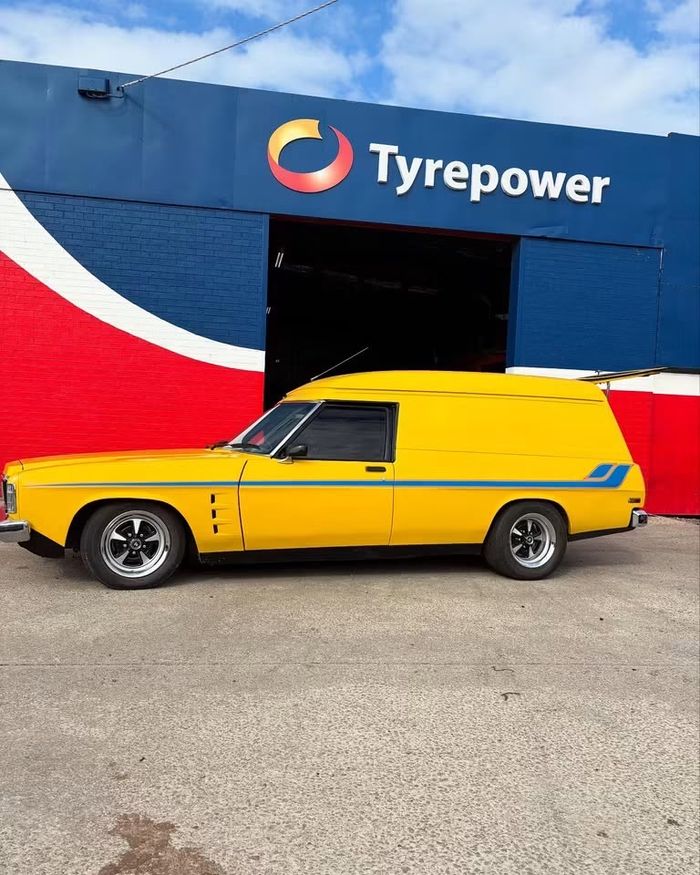 Holden HZ 