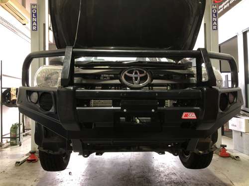 Hilux | Bullbar fitted before and after 