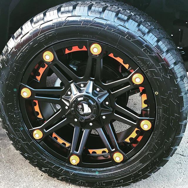 20” Blade with 285/50/20 Nitto AT plus colour code for client  