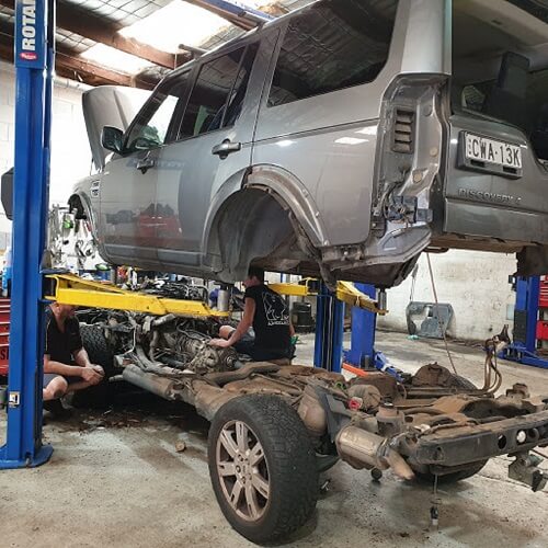 Narrabeen Tyrepower Land Rover Discovery 4 Body off chassis timing belt replacement British Sweedish Automotive Experts 