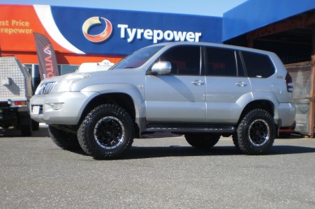 Transformed Prado after we gave it Outback Armour, Suspension Upgrade new 17 Speedy Wheels and Mickey Thompson ATZ P3 Tyres. 